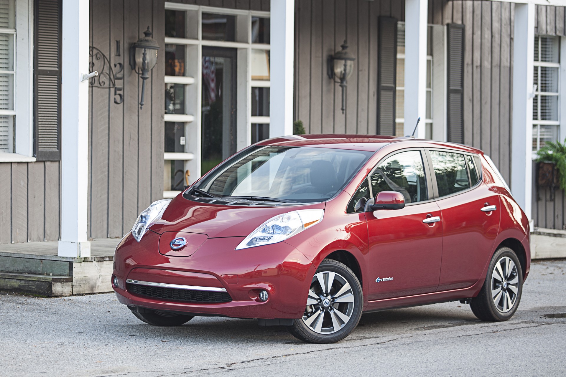 2016 nissan leaf first response guide